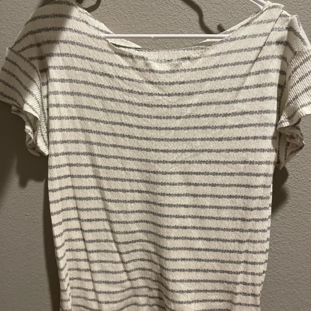 Wide Top White Stripe Shirt Size S